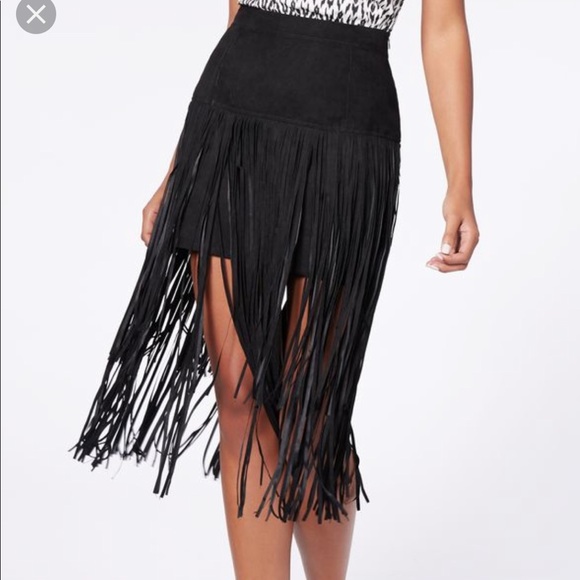 JustFab Dresses & Skirts - Fun black faux suede fringe skirt